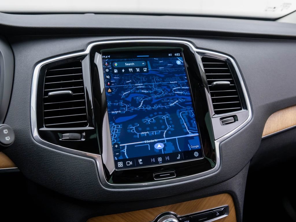 Used 2024 Volvo XC90 T8 Plus image 25