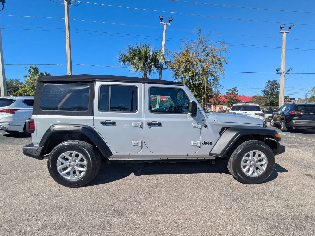 Used 2023 Jeep Wrangler Unlimited Sport AWD/4WD image 2