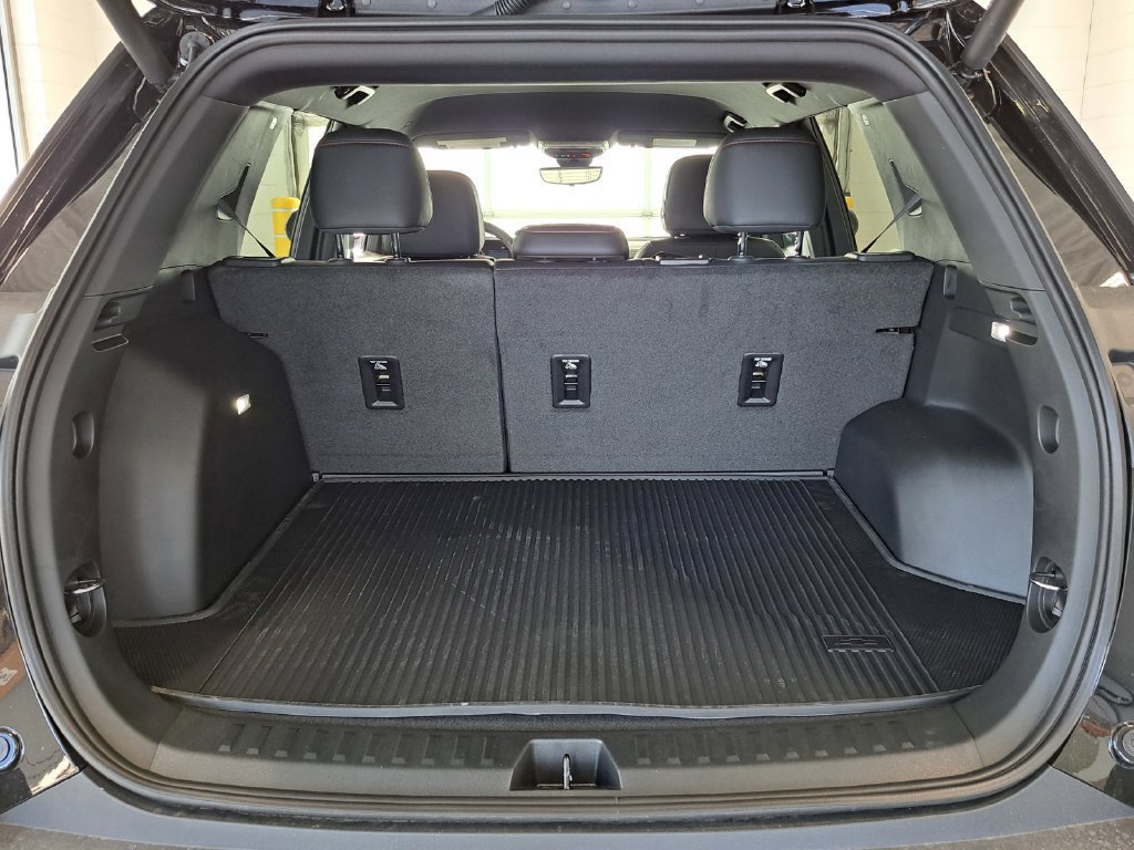 New 2027 Chevrolet Equinox RS w/ Safety and Technology Package FWD image 14