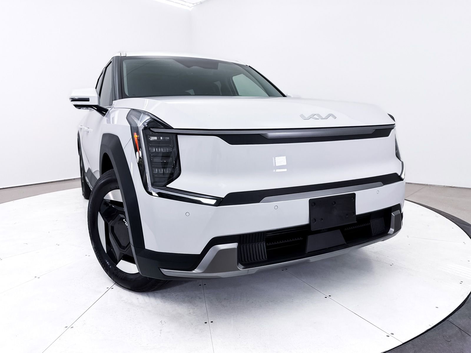 Used 2025 Kia EV9 Wind image 8