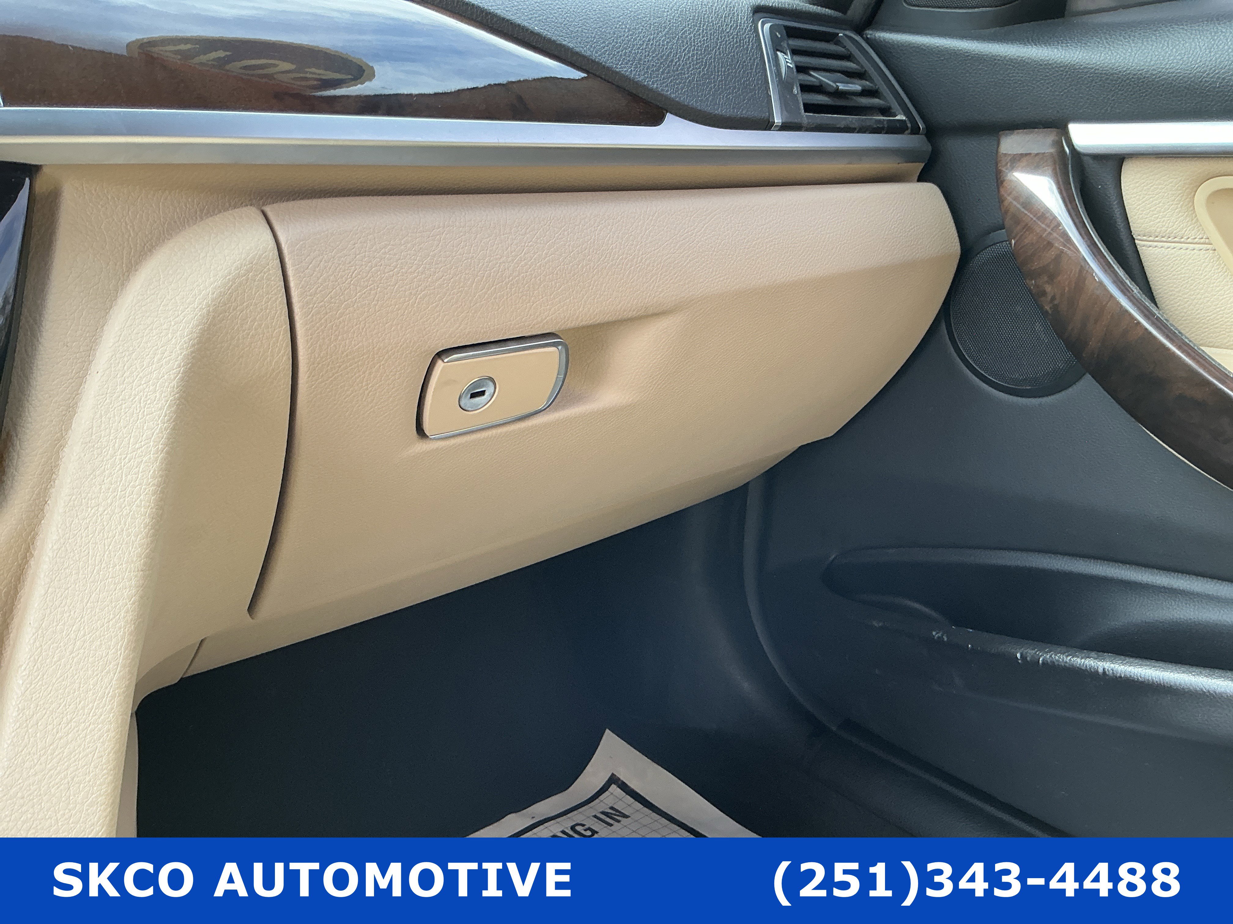 Used 2017 BMW 330i xDrive Sedan w/ Premium Package image 47