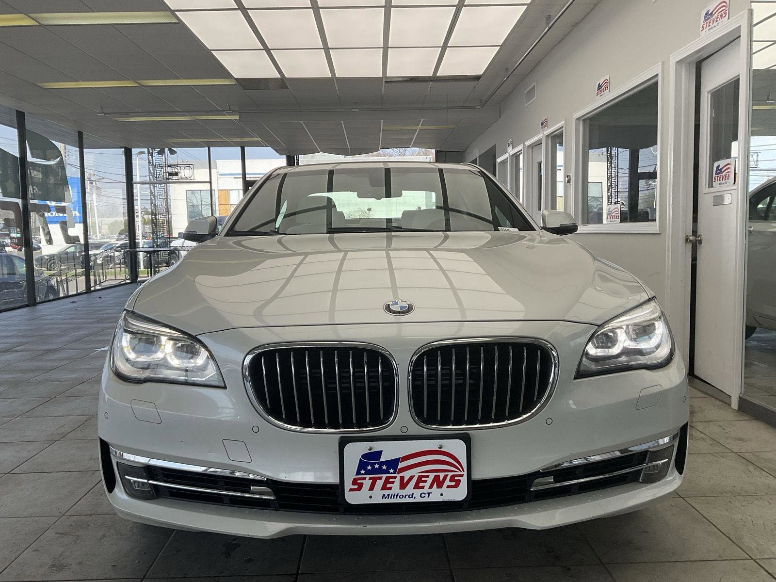 Used 2015 BMW 750i xDrive AWD/4WD image 2