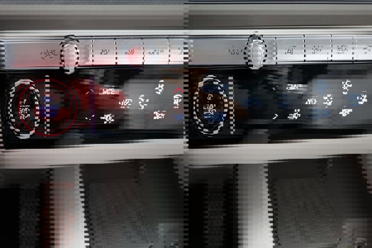 Used 2025 Hyundai Ioniq 6 Limited image 9