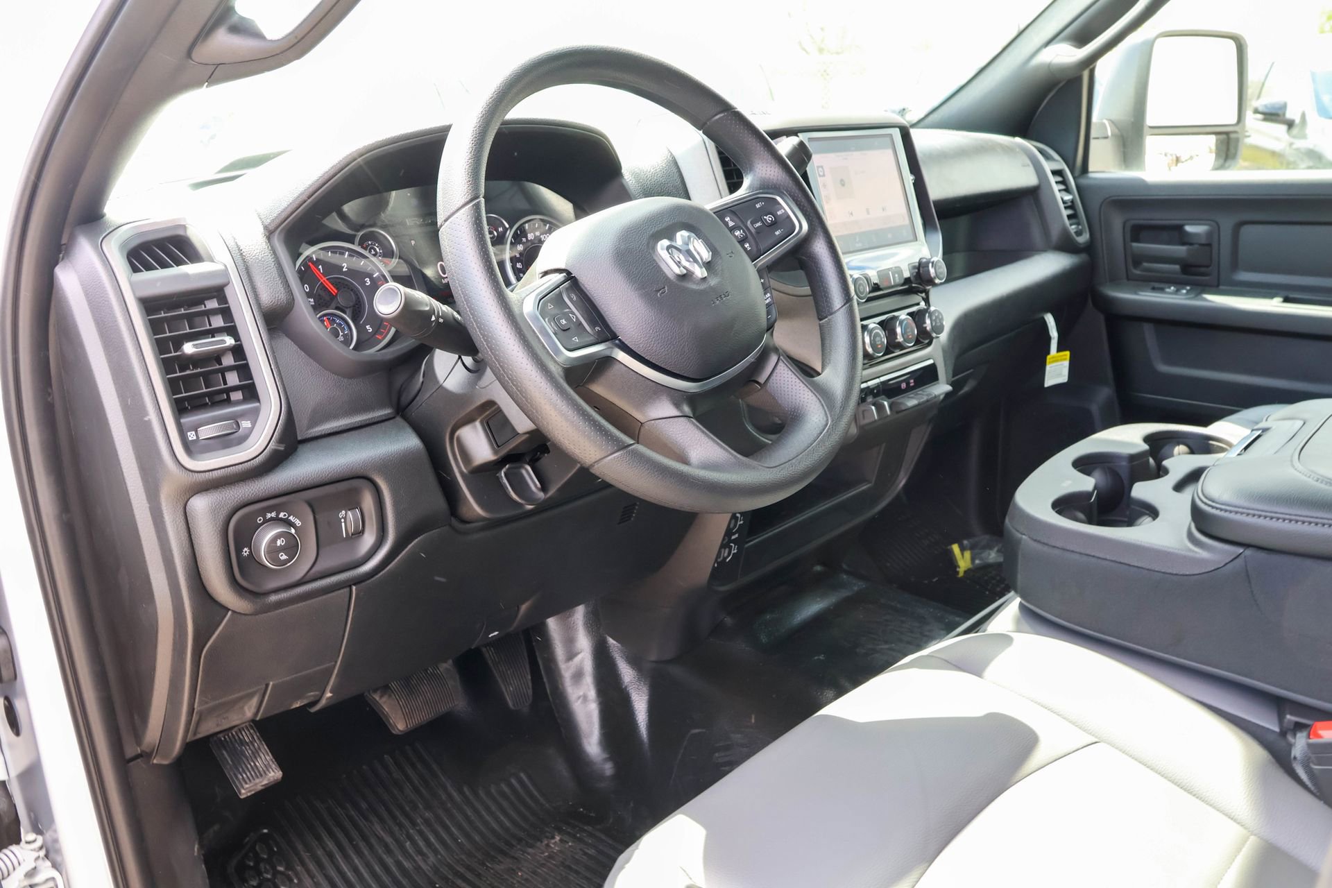 New 2026 RAM 3500 Tradesman AWD/4WD image 3