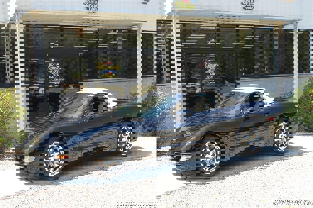 Used 2002 Chevrolet Corvette Convertible w/ Preferred Equipment Group2 image 2