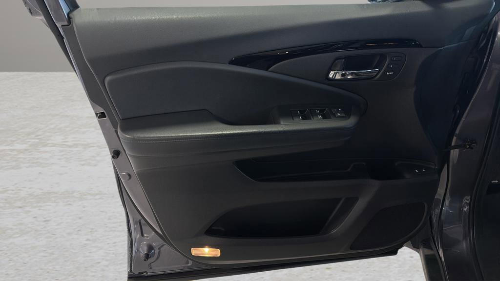 Used 2022 Honda Pilot Touring image 10