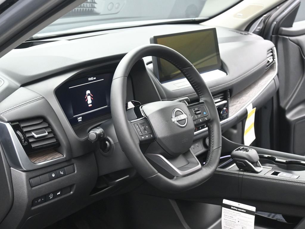 Certified 2025 Nissan Rogue Platinum w/ Tech Package image 15