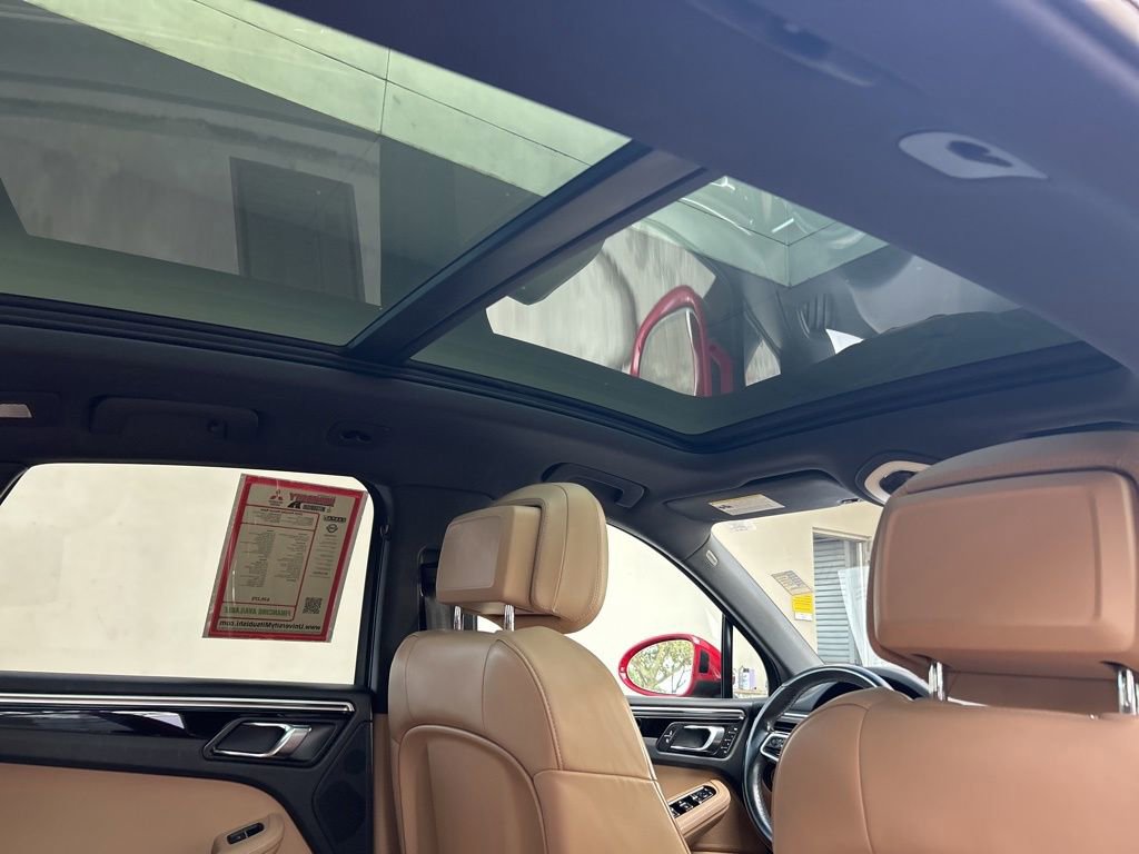 Used 2020 Porsche Macan image 30