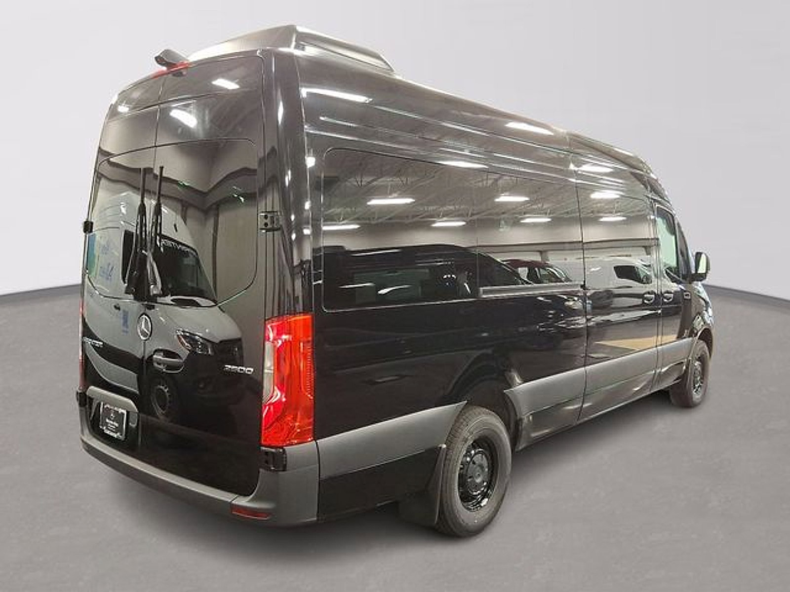 Used 2025 Mercedes-Benz Sprinter 2500 image 4