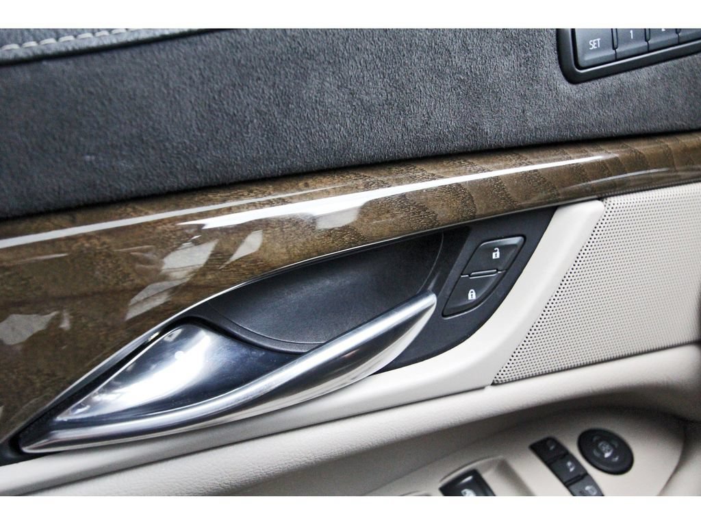 Used 2020 Cadillac Escalade Luxury RWD image 22