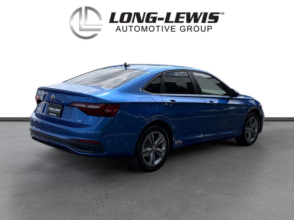 Certified 2024 Volkswagen Jetta SE image 7