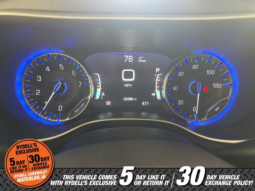 Used 2023 Chrysler Pacifica Touring-L image 27