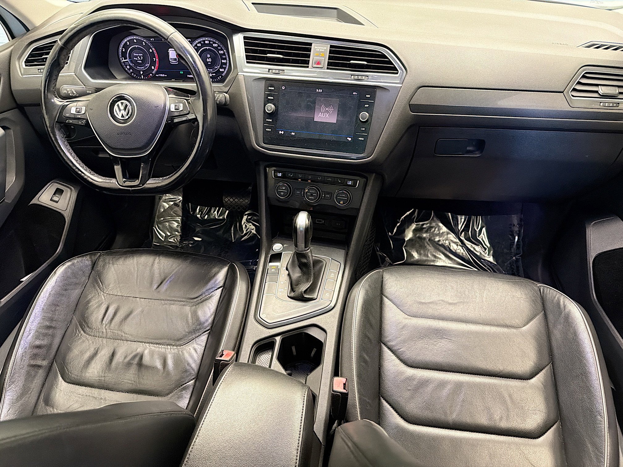 Used 2018 Volkswagen Tiguan SEL Premium FWD image 12
