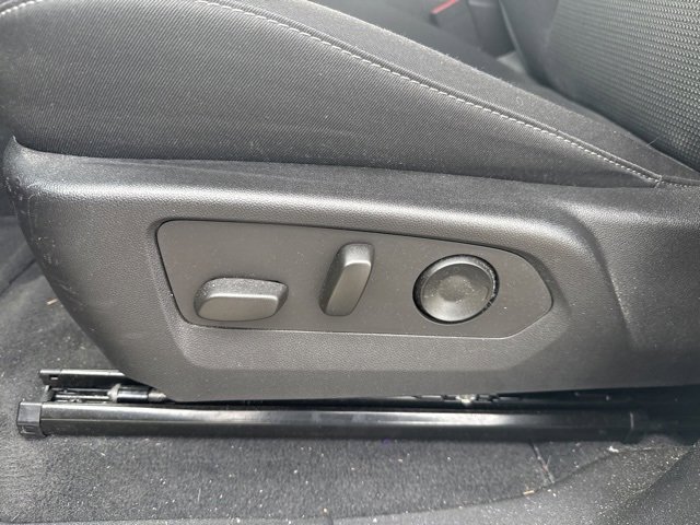 Used 2024 GMC Canyon Elevation w/ Convenience Package image 11