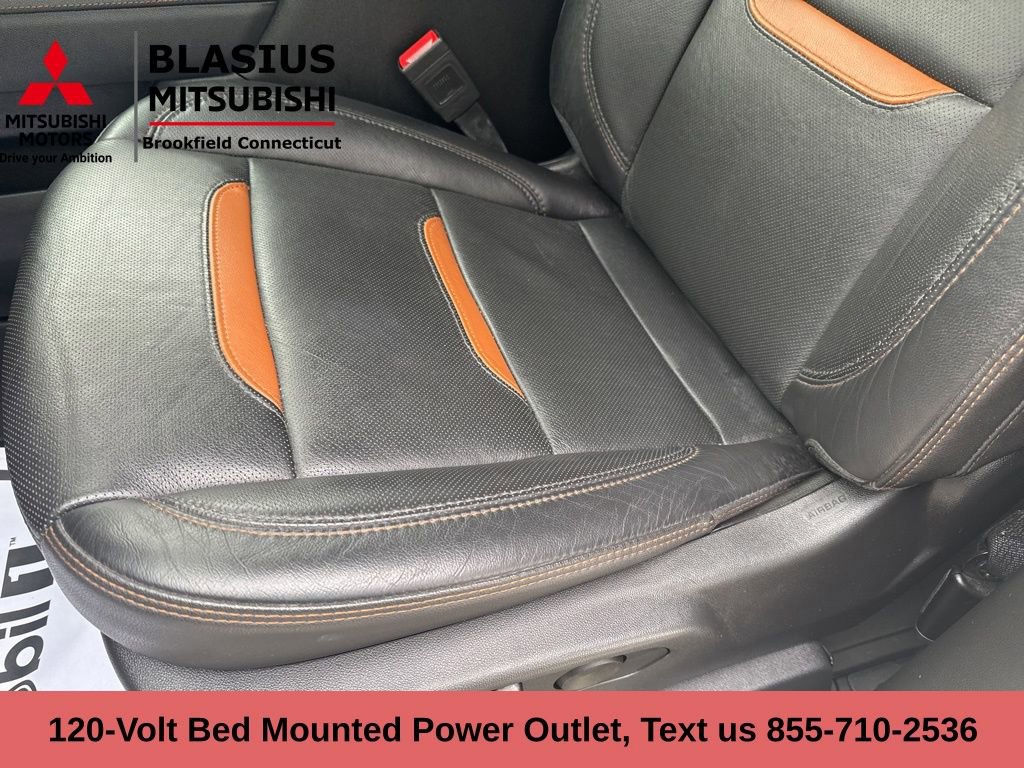 Used 2025 GMC Sierra 2500 AT4 image 27