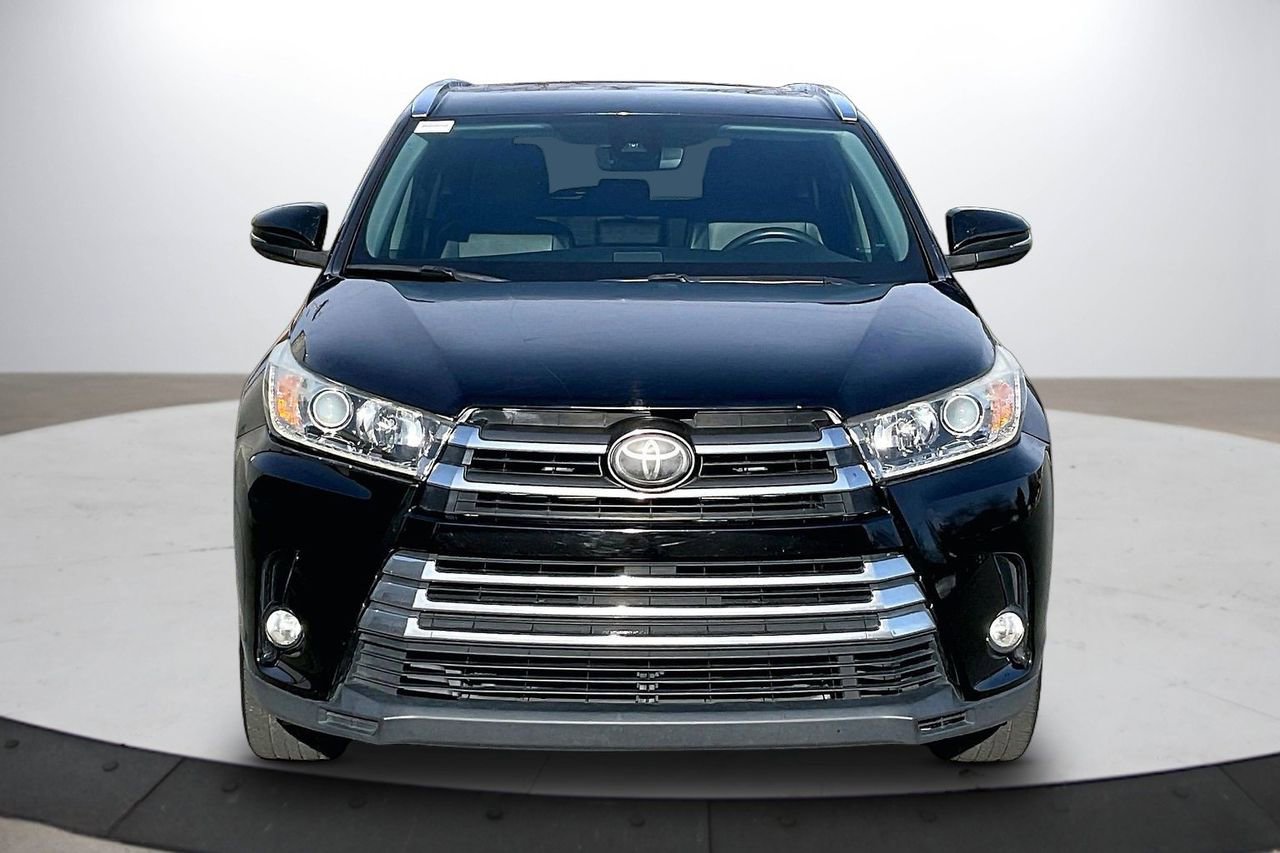 Used 2018 Toyota Highlander Limited image 3