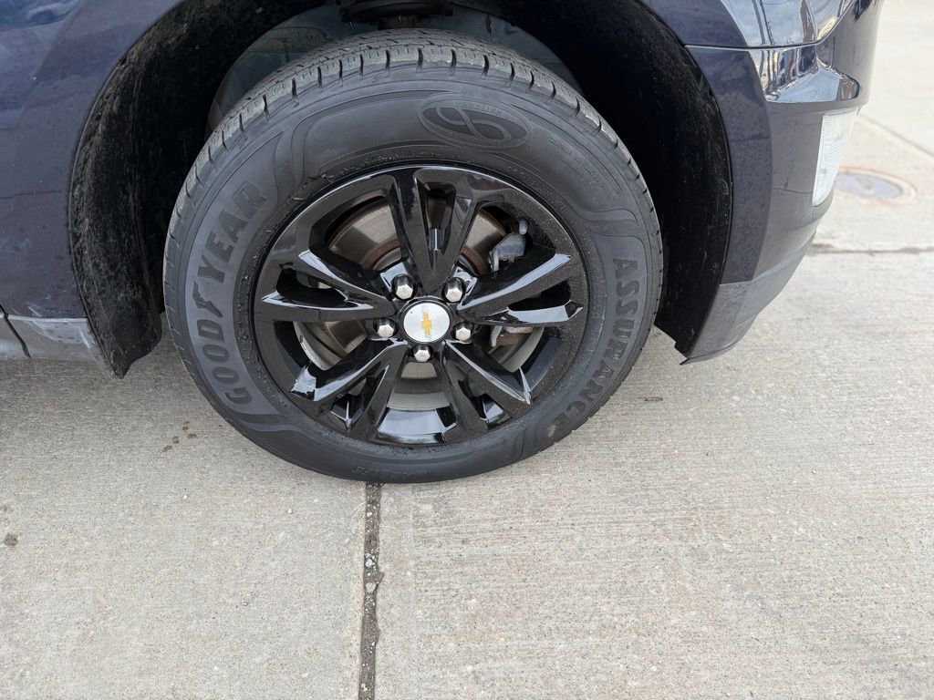 Used 2017 Chevrolet Equinox LT FWD image 5
