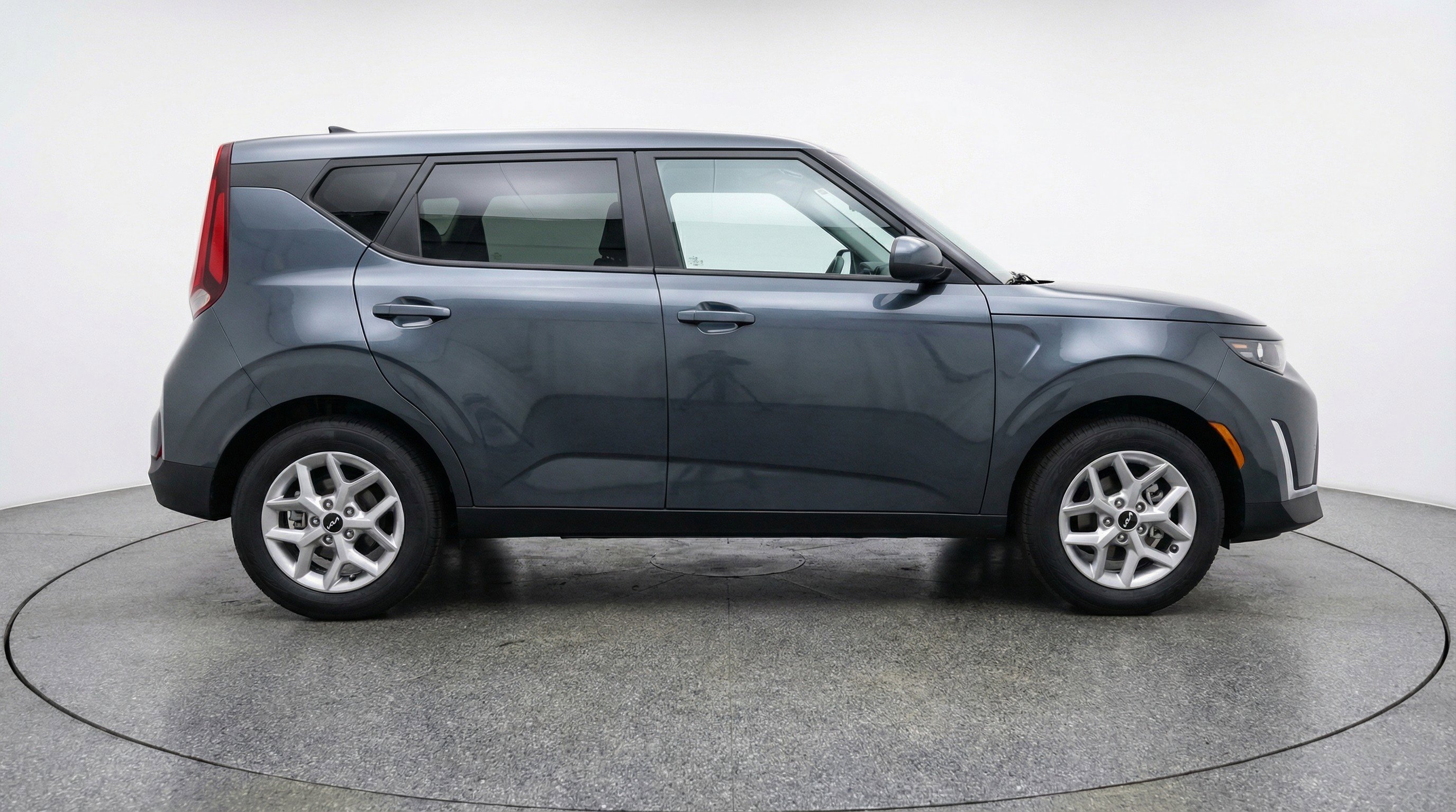Used 2025 Kia Soul LX w/ LX Technology Package image 11
