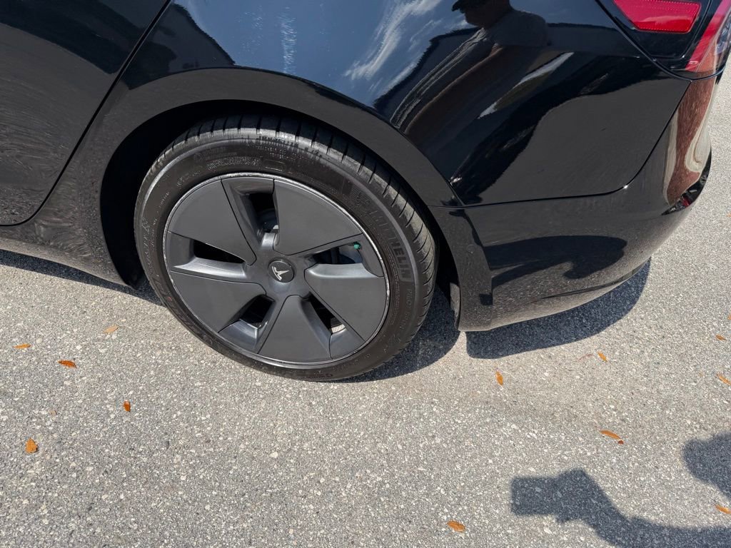 Used 2021 Tesla Model 3 Standard Range Plus image 8