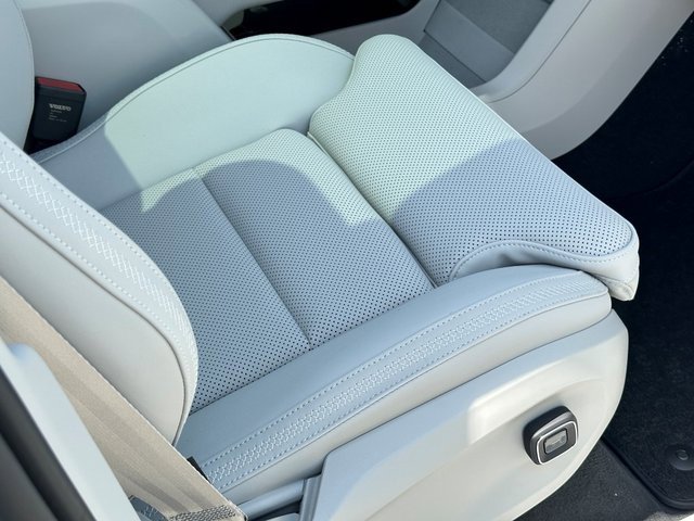 New 2025 Volvo EX90 Plus image 12