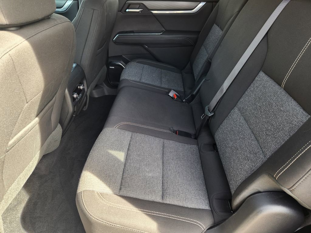 Used 2025 GMC Acadia Elevation image 28