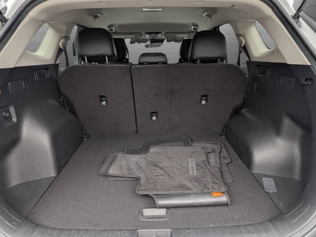 Certified 2025 Kia Sportage EX FWD image 31