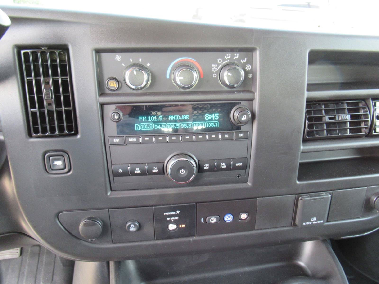 Used 2025 Chevrolet Express 2500 w/ Driver Convenience Package RWD image 27