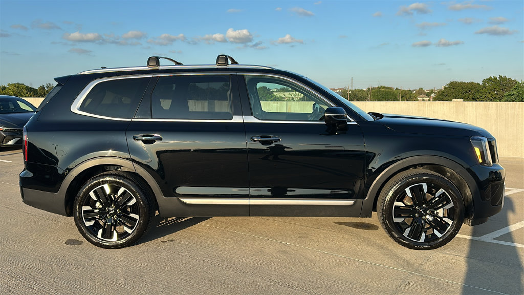 Used 2025 Kia Telluride SX w/ SX Captain's Chair Package FWD image 14