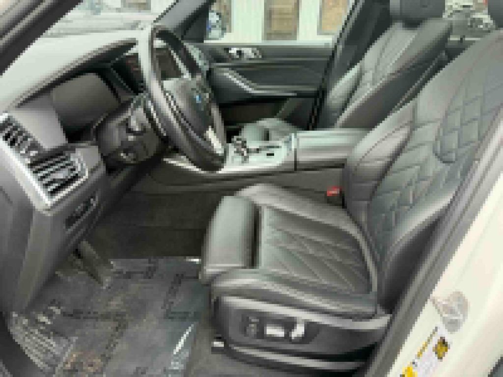 Used 2023 BMW X5 xDrive40i AWD/4WD image 16
