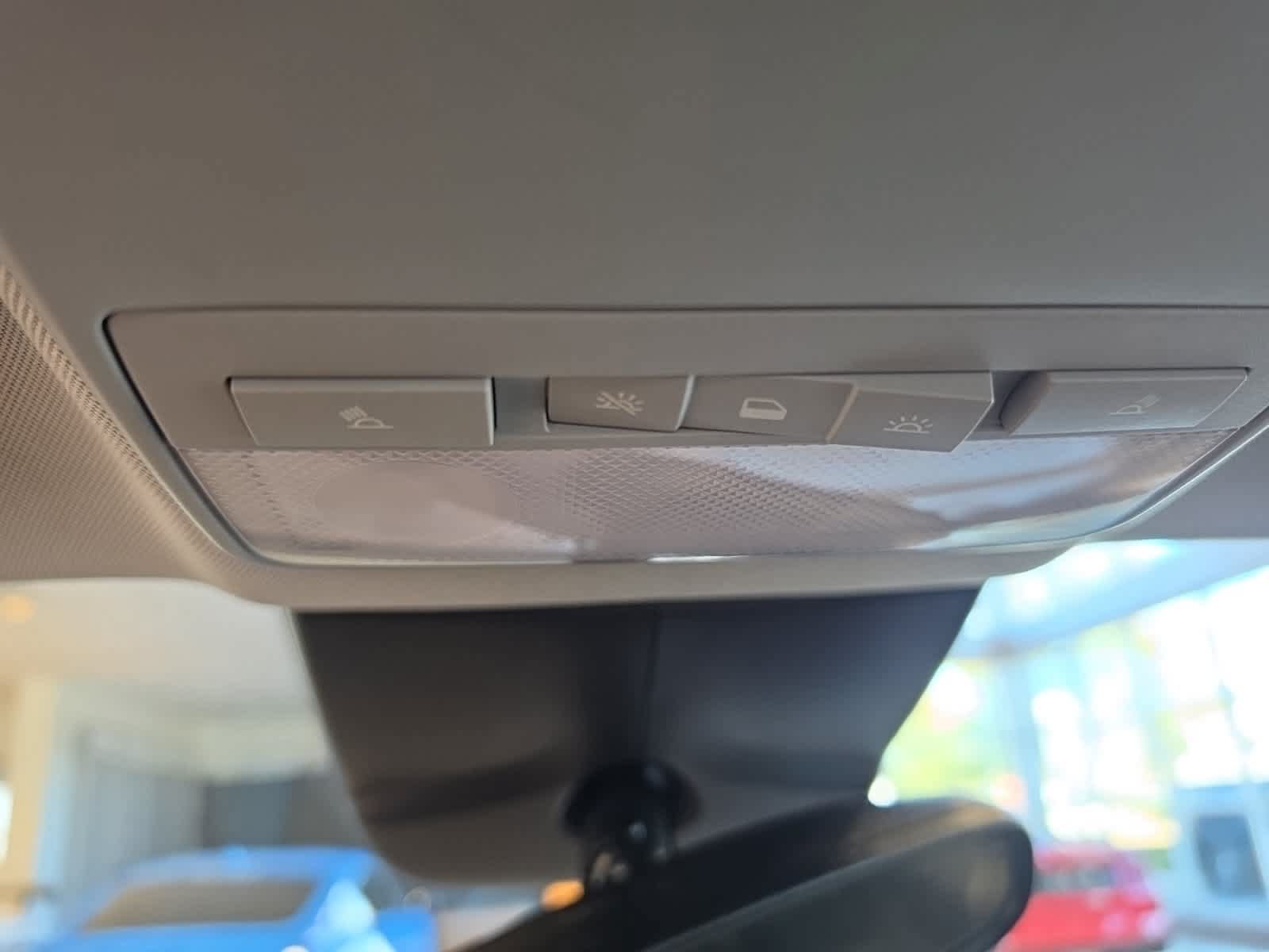 Used 2021 Chevrolet Trax LT FWD image 30