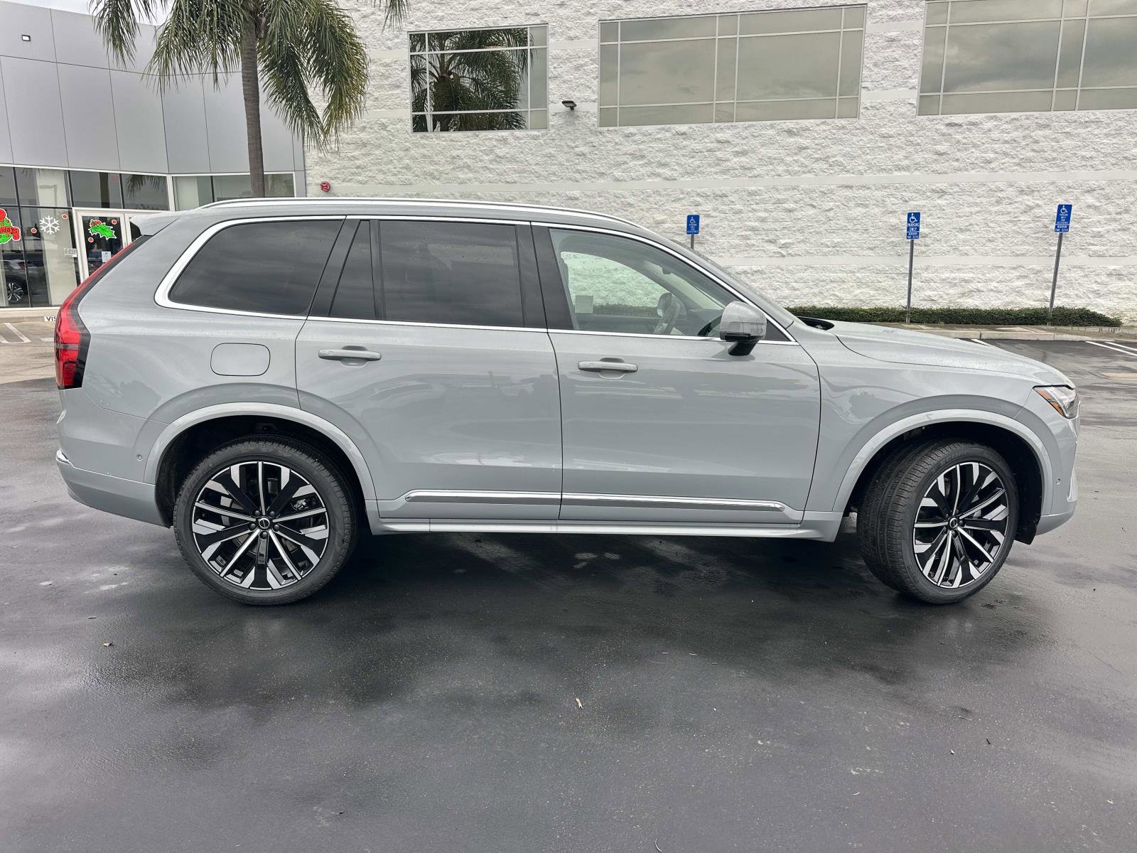 New 2026 Volvo XC90 B6 Ultra w/ Protection Package AWD/4WD image 3