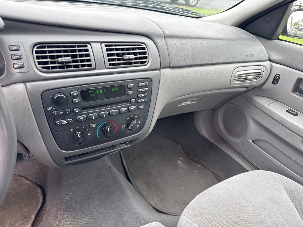 Used 2004 Ford Taurus SE FWD image 14