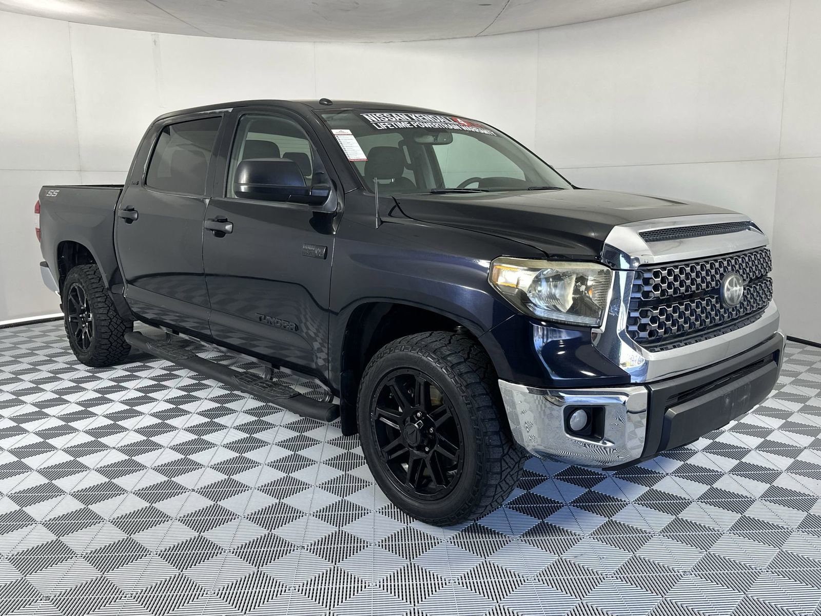 Used 2019 Toyota Tundra SR5 w/ SR5 Upgrade Package image 2