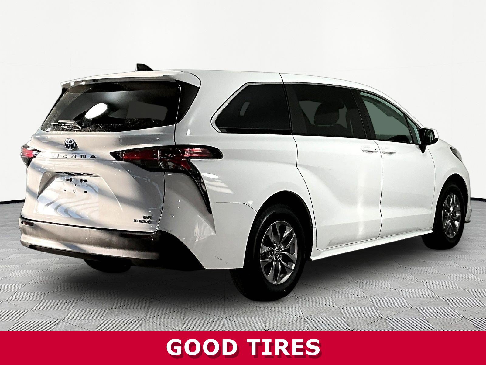 Used 2022 Toyota Sienna LE FWD image 6