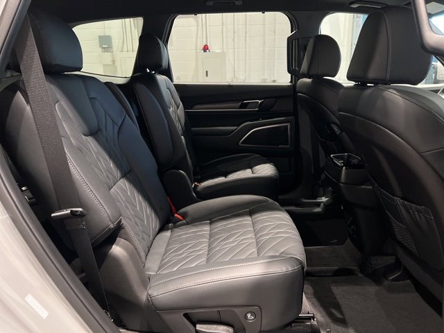 Used 2025 Kia Telluride AWD image 53