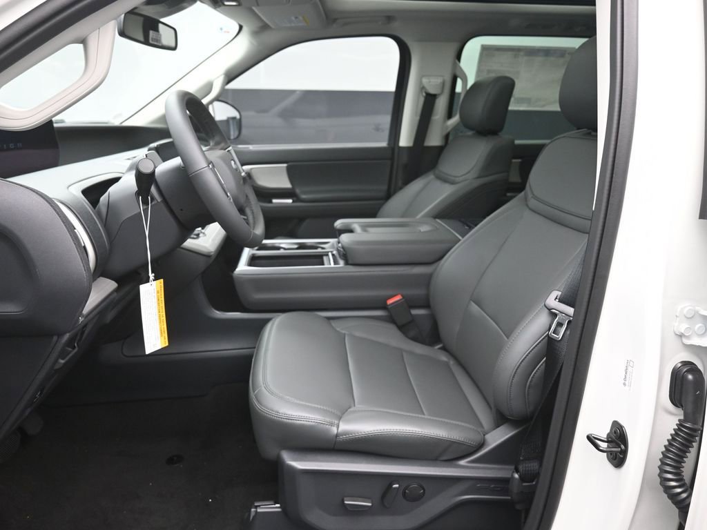 New 2026 Ford Expedition Active image 18