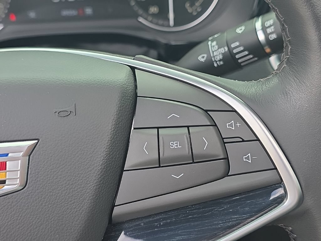 Used 2024 Cadillac XT5 Premium Luxury w/ LPO, Floor Liner Package AWD/4WD image 20