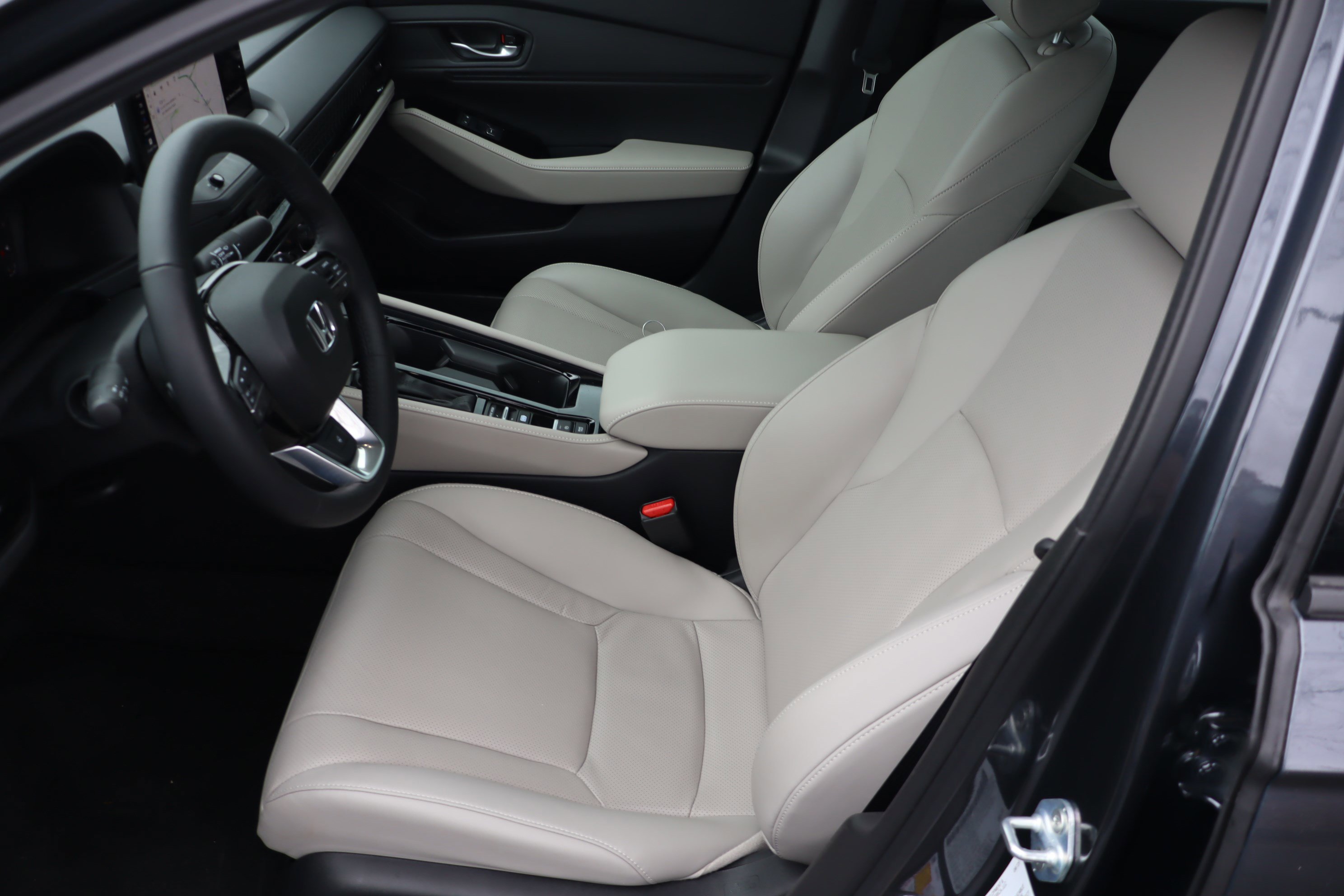 Used 2025 Honda Accord Touring image 16