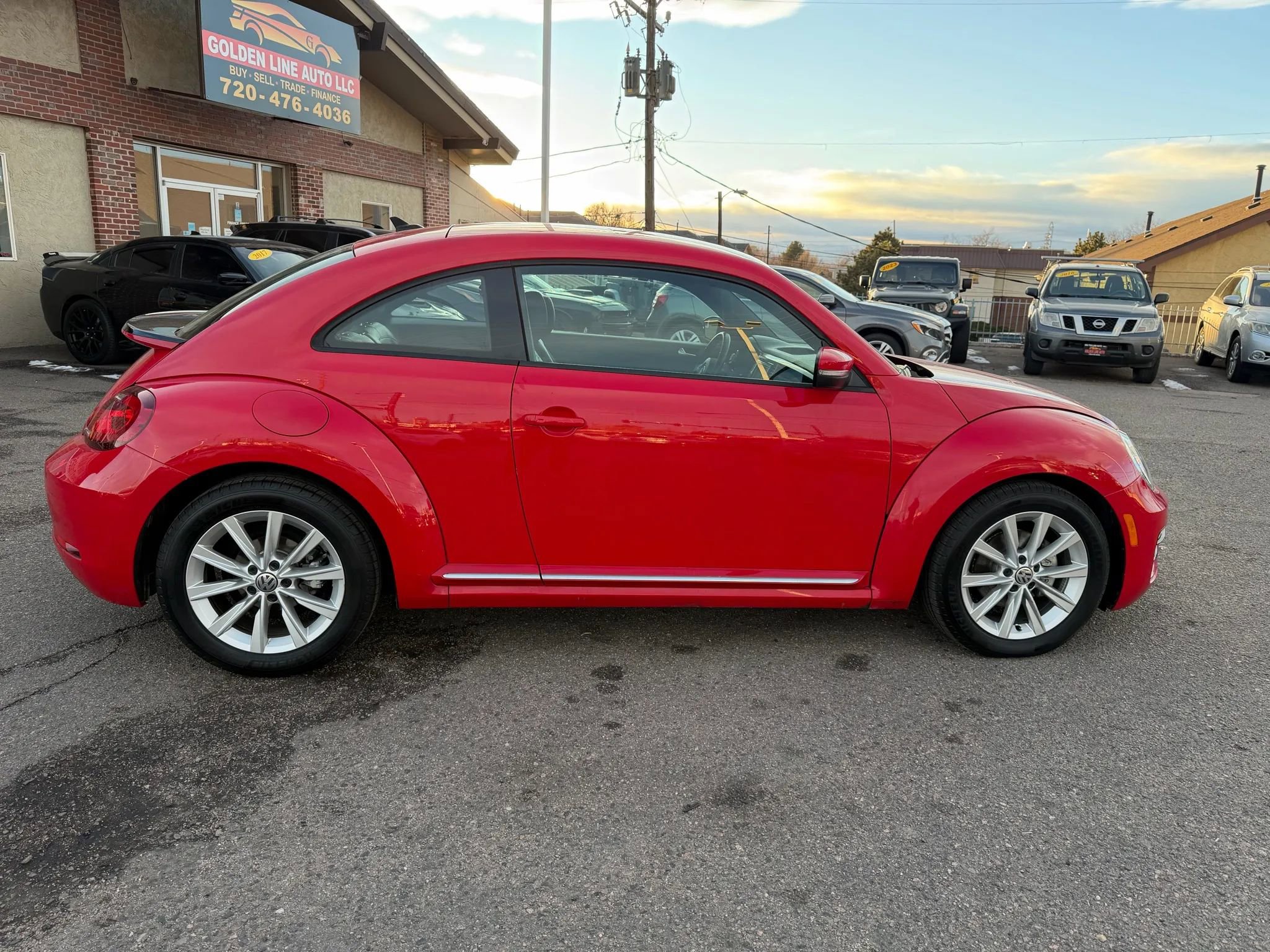 Used 2018 Volkswagen Beetle 2.0T S w/ Style & Comfort Package For S image 9