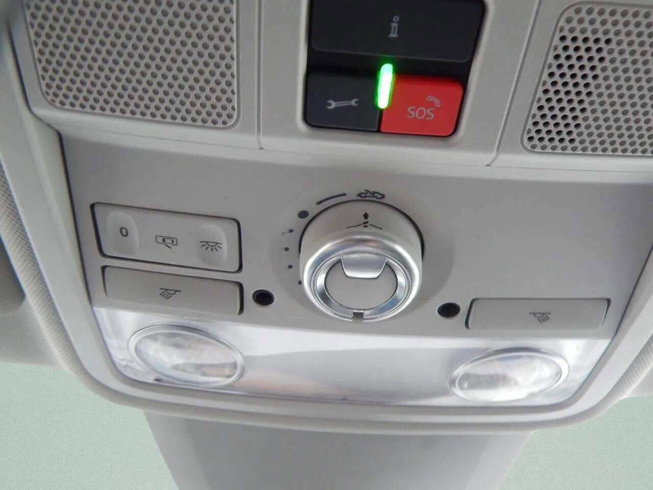 Used 2022 Volkswagen Passat 2.0T SE image 28