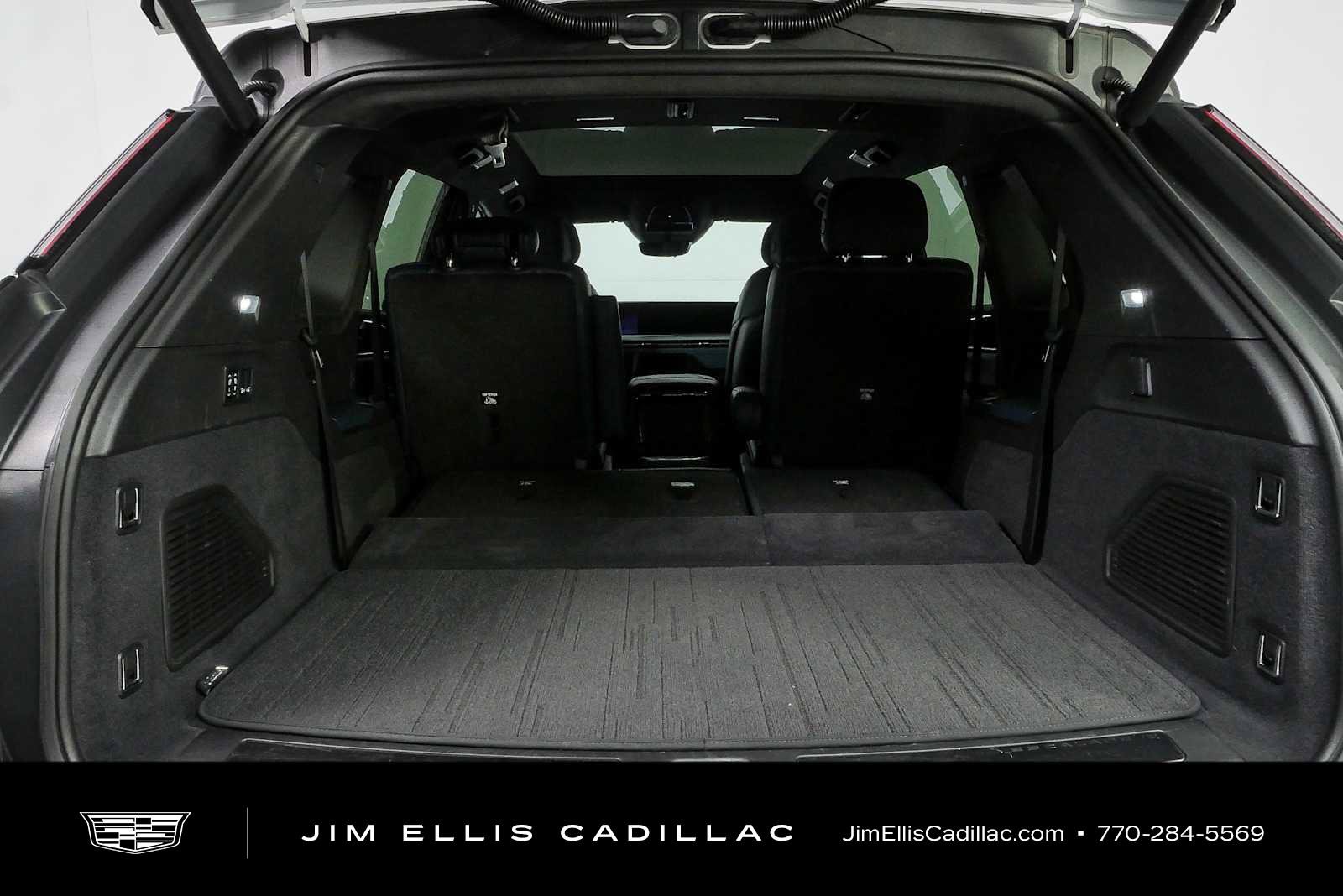 Certified 2025 Cadillac Escalade IQ Luxury 2 w/ LPO, Premium Carpet Package AWD/4WD image 32