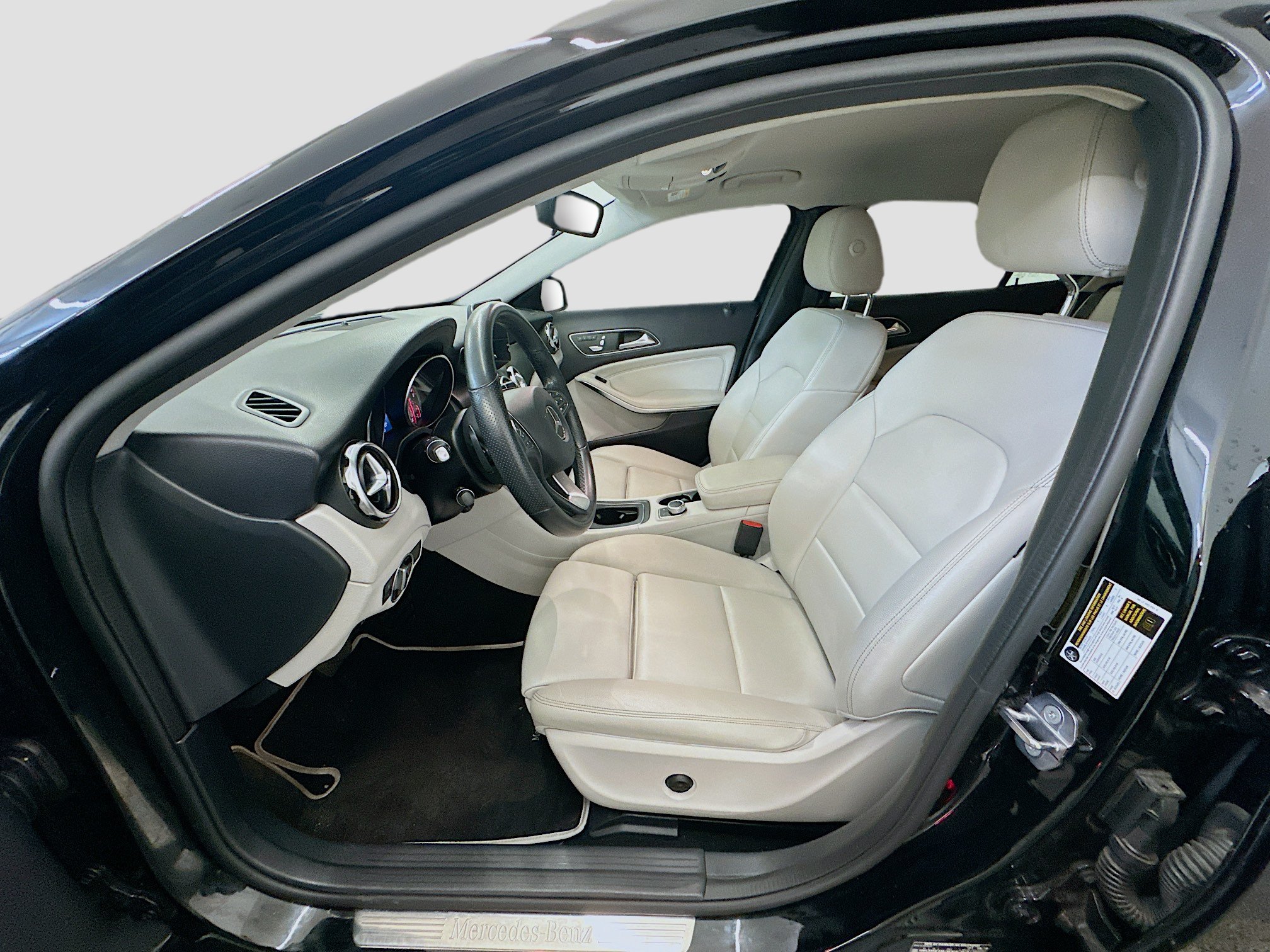 Used 2019 Mercedes-Benz GLA 250 4MATIC image 13