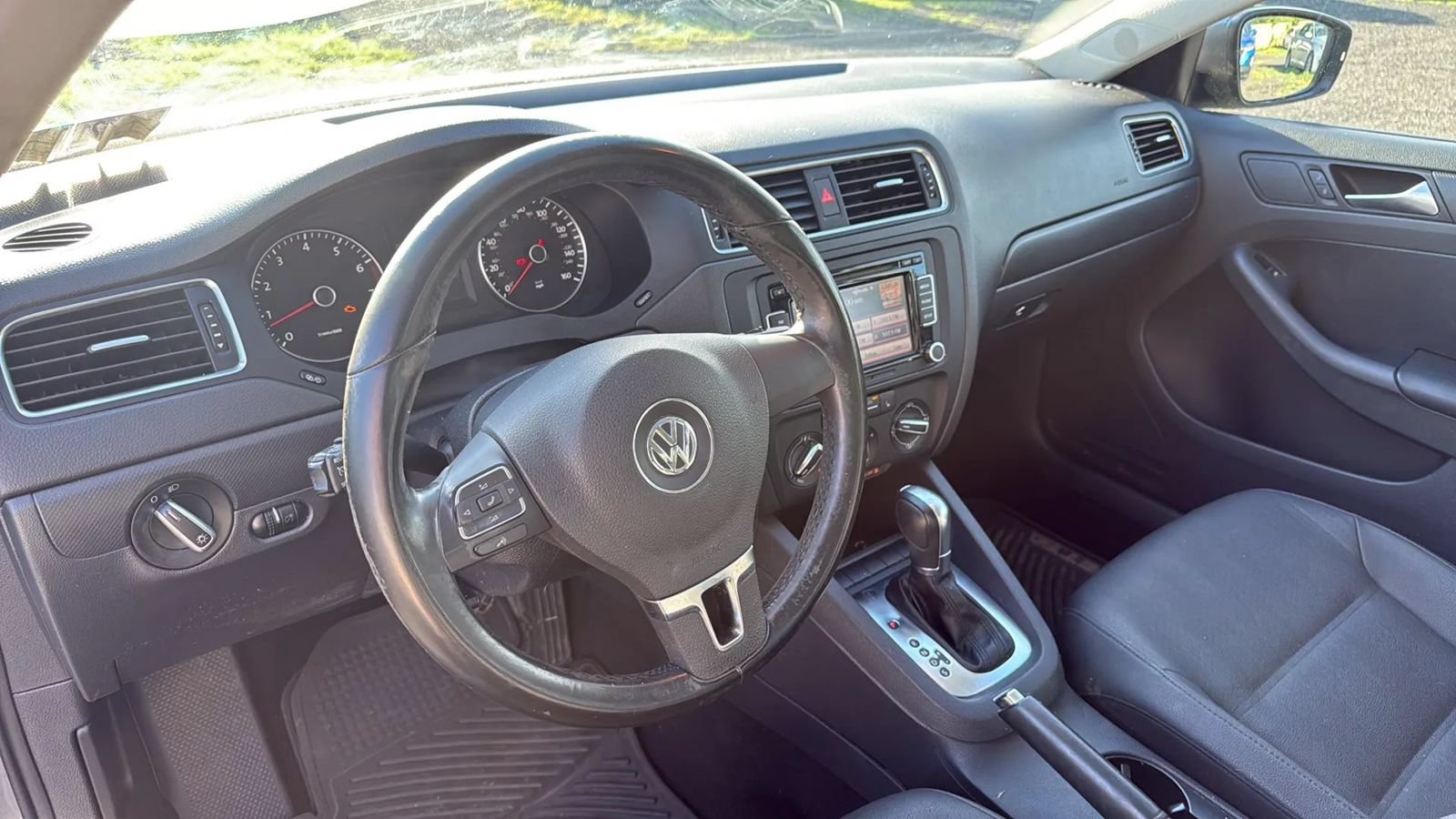 Used 2012 Volkswagen Jetta SE FWD image 9