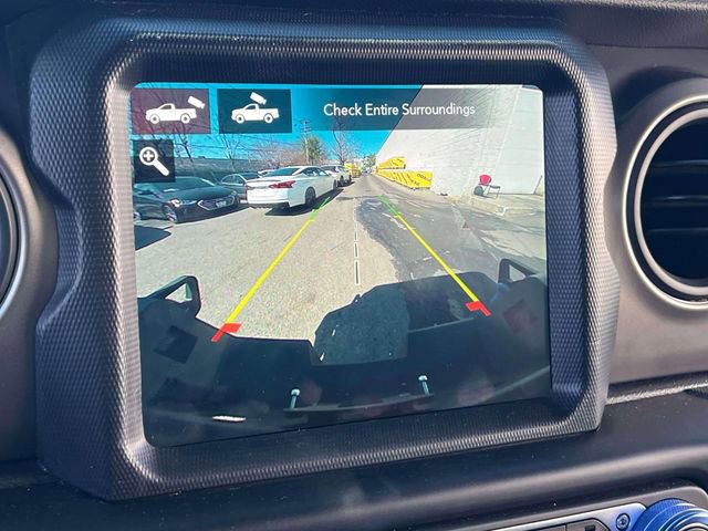 Used 2021 Jeep Gladiator Sport image 32