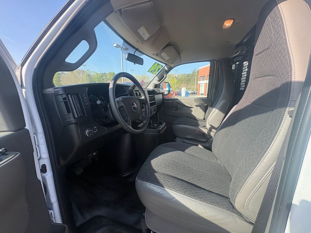 Used 2024 GMC Savana 2500 w/ Driver Convenience Package image 10
