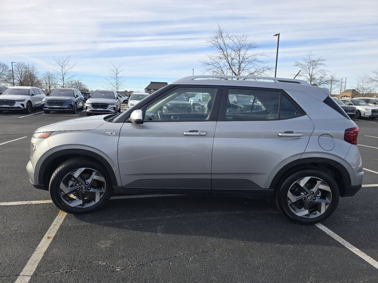 Used 2025 Hyundai Venue SEL image 12