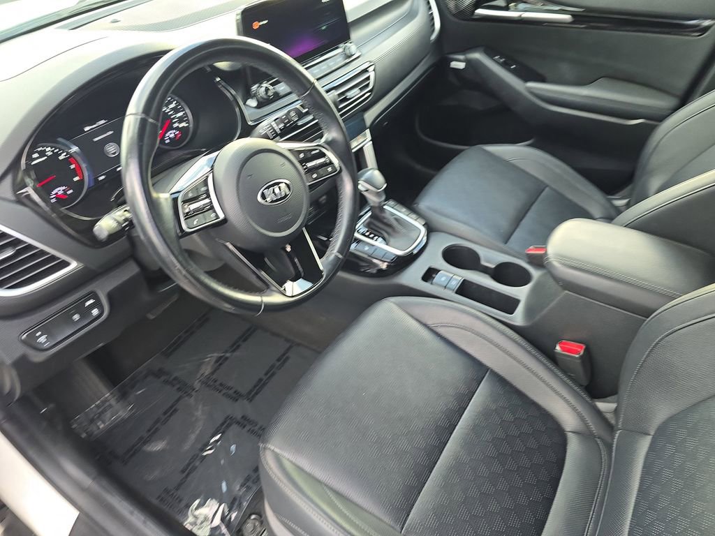 Used 2021 Kia Seltos SX w/ SX Sunroof Package image 18