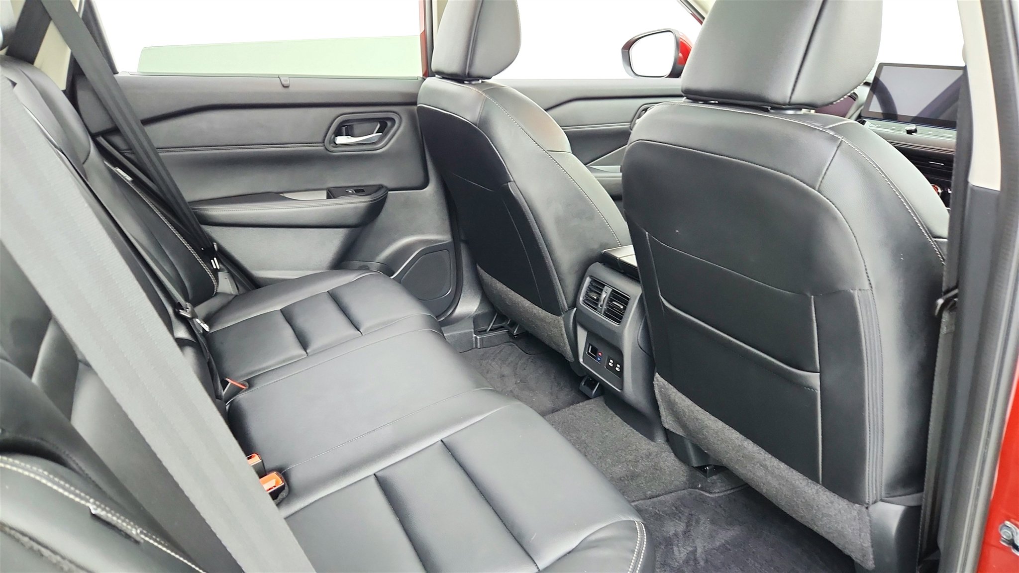 Used 2024 Nissan Rogue SL w/ SL Premium Package image 21