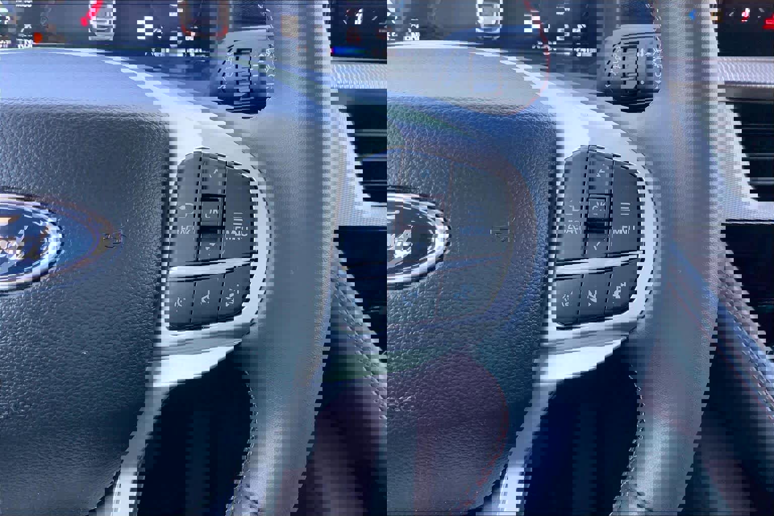 Certified 2025 Ford Explorer Active image 24