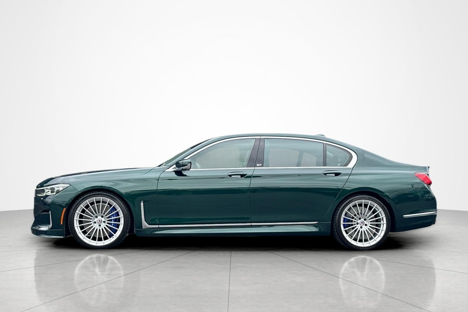 Used 2022 BMW ALPINA B7 xDrive w/ Luxury Rear Seating Package AWD/4WD video 2